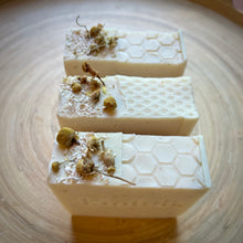Load image into Gallery viewer, Honey Oat & Chamomile