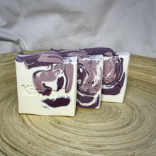 Load image into Gallery viewer, Blackberry, Vanilla & Honey