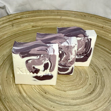 Load image into Gallery viewer, Blackberry, Vanilla & Honey