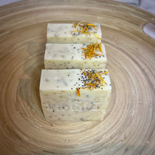 Load image into Gallery viewer, Yuzu Lemongrass &amp; Poppyseed
