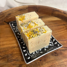 Load image into Gallery viewer, Yuzu Lemongrass &amp; Poppyseed
