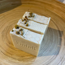 Load image into Gallery viewer, Honey Oat &amp; Chamomile
